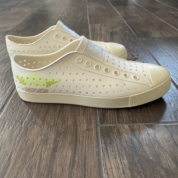 Native x Star Wars Collab Shoes Yoda Slip On Rubber Mandalorian Disney M8‎ / W10 - Picture 1 of 14